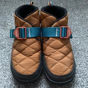 Chaco Ramble Puff Brown Blue Pink Size 10 Slip on Booties